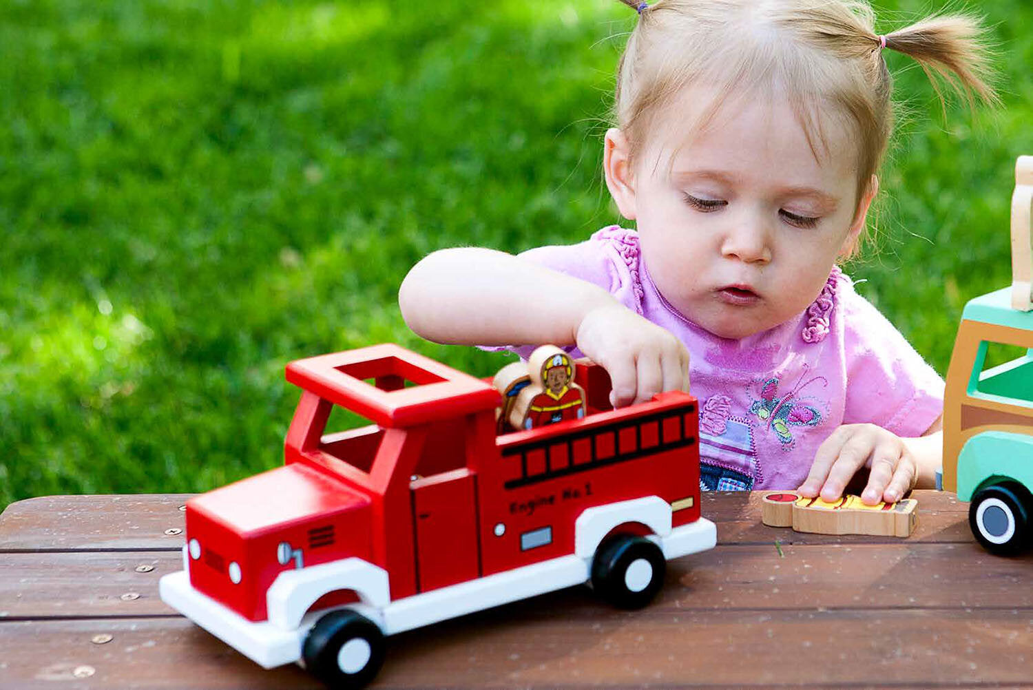 To the Rescue - Magnetic Fire Truck
